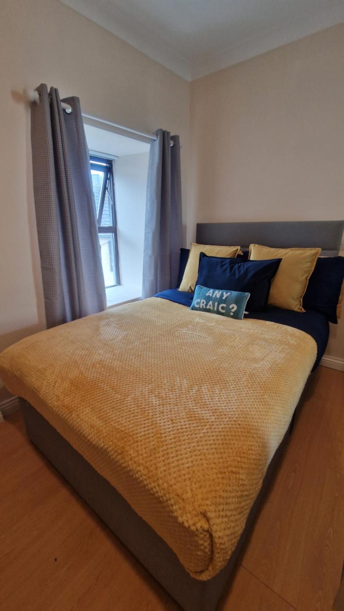 Hostal The Woodquay Galway